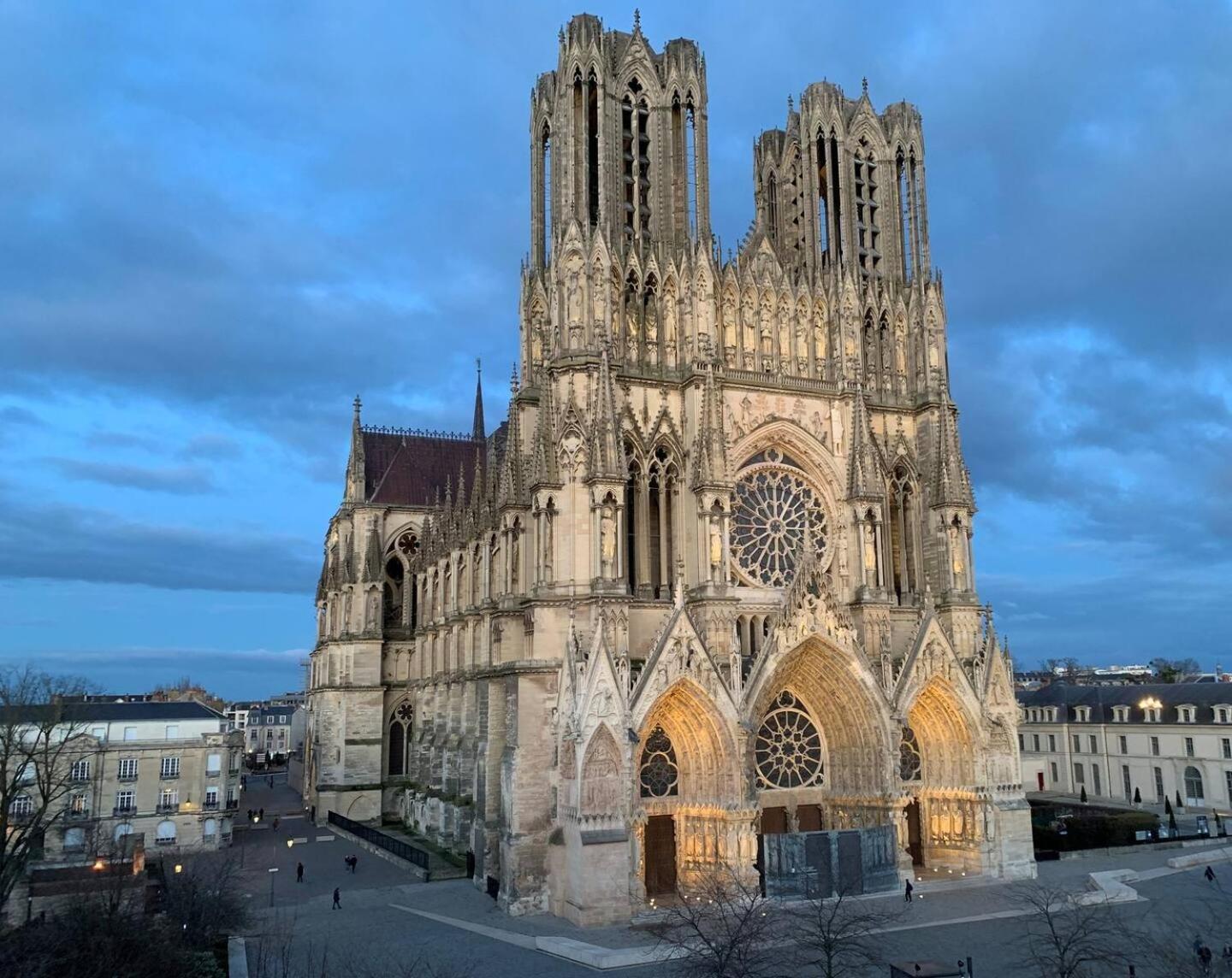Le Clovis - Centre - Cathedrale Apartment Reims Luaran gambar
